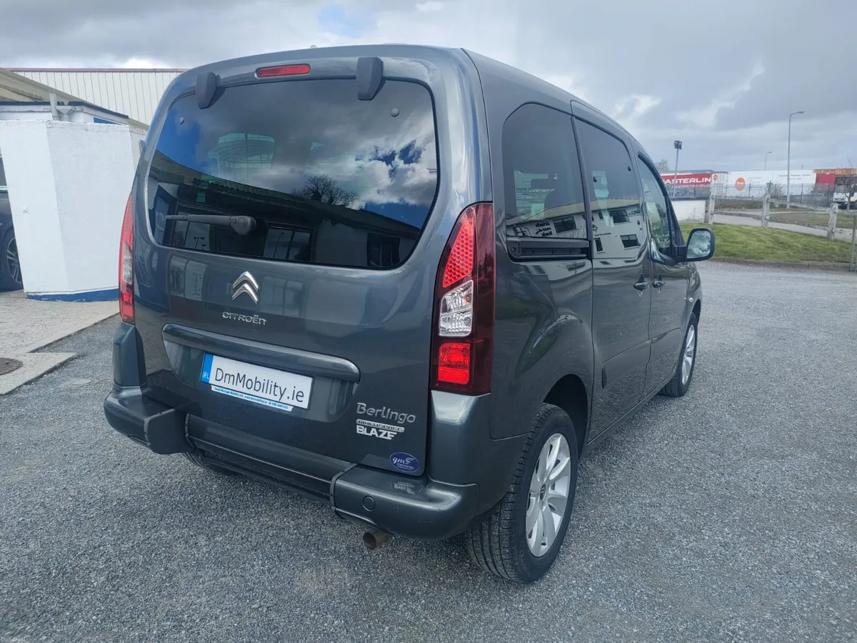 Wheelchair Car - Image 6