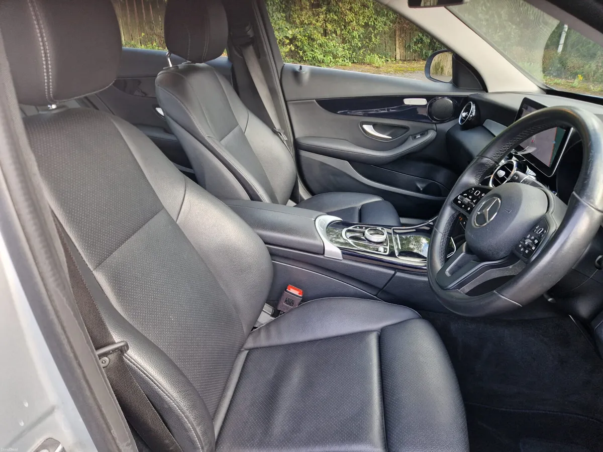 Low Mileage Mercedes-Benz C-220d - Image 4