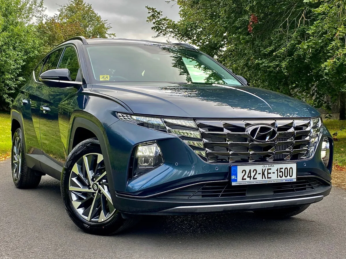 EXECUTIVE PLUS Tucson 2 Tone Teal with Black Roof - Image 1