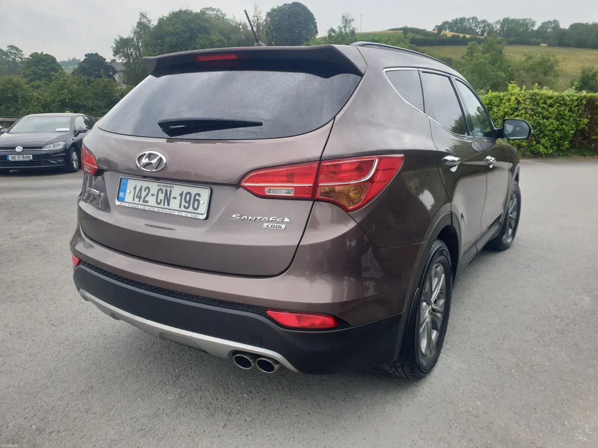 Hyundai Santa Fe 2017 - Image 2