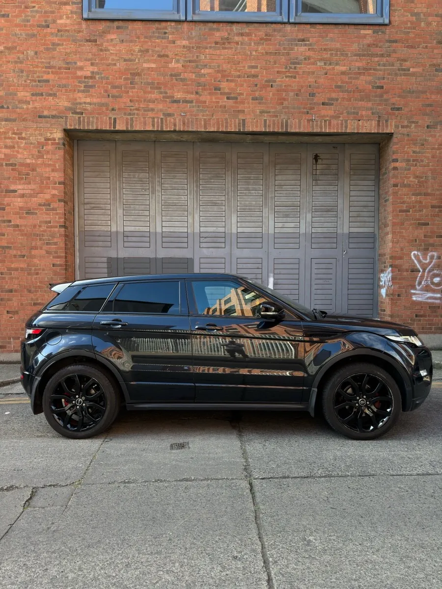 RANGE ROVER EVOQUE ALL BLACK - Image 1
