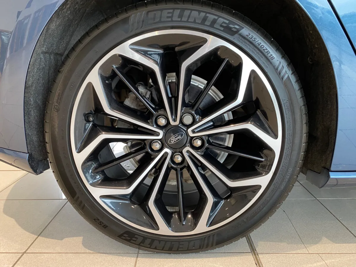 Ford Focus 2021 St-line Edition 5DR 1.5 TD 120 M6 - Image 6