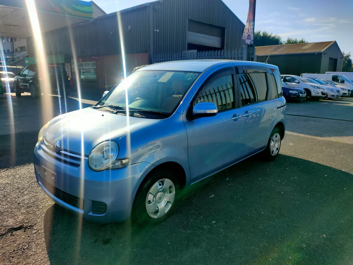 2013 toyota sienta  automatic 7 seater - Image 4
