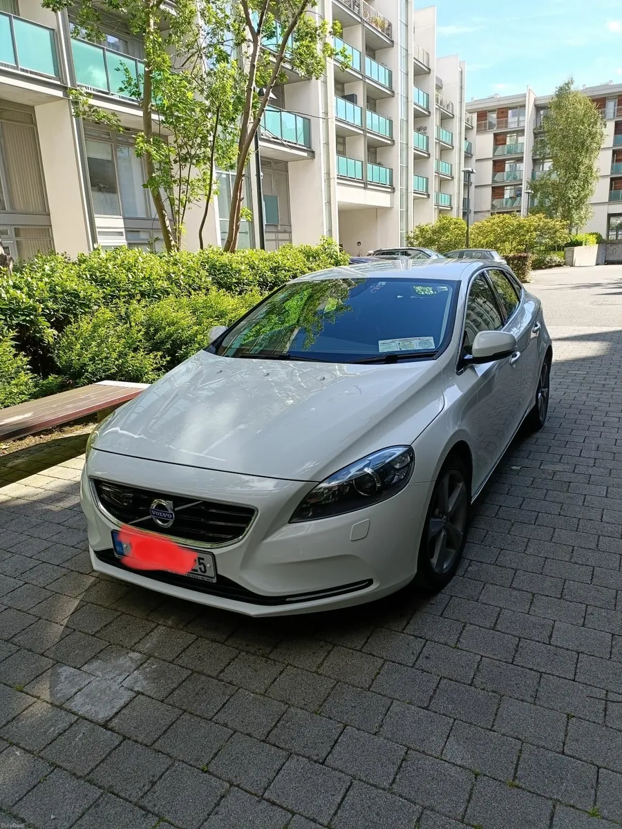 Volvo V40 2013 Automatic *LOW MILES AND FRESH NCT* - Image 2