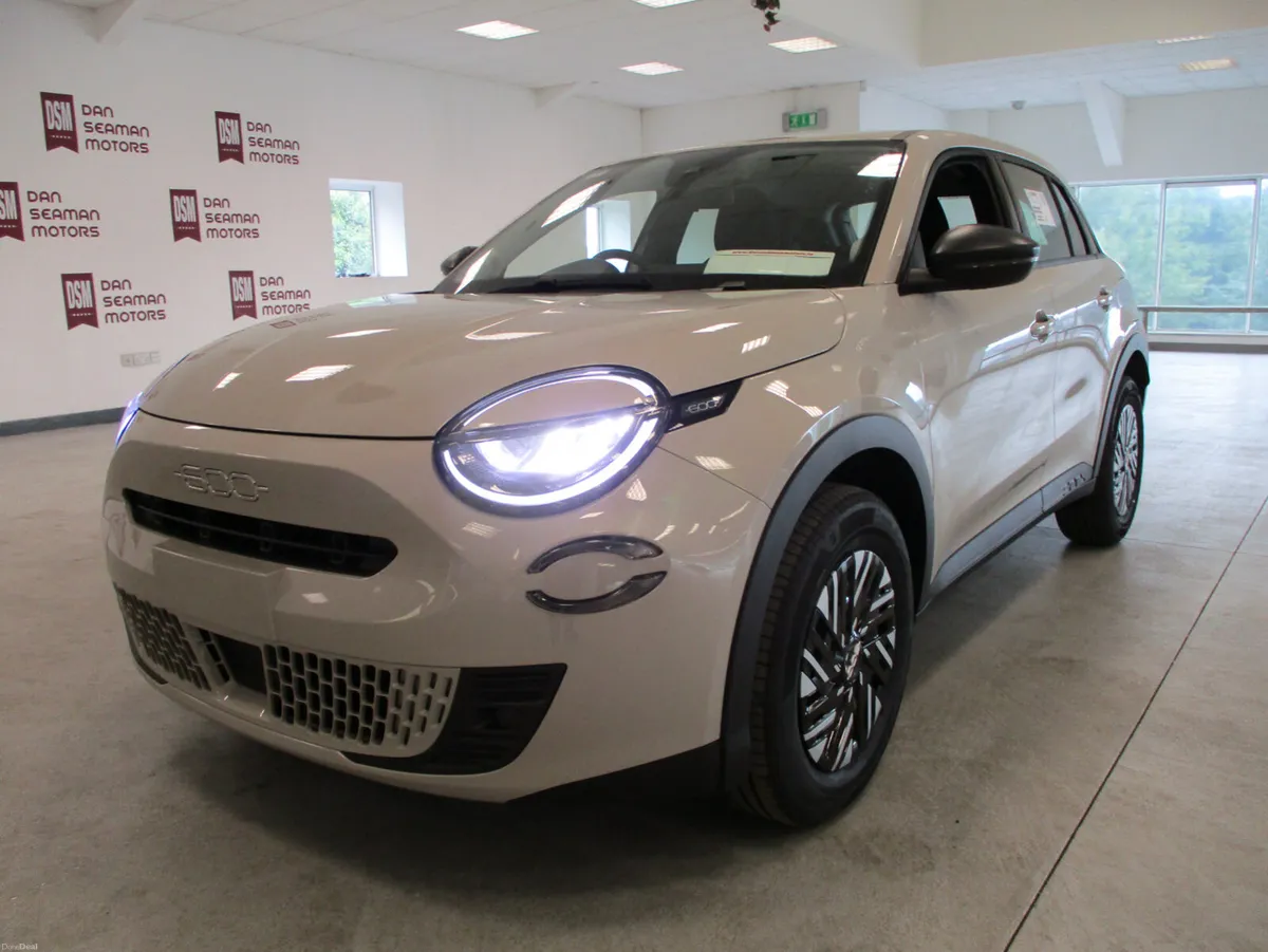 NEW 262 OFFERS- FIAT 600 HYBRID MHEV 1.2 PET AUTO - Image 4