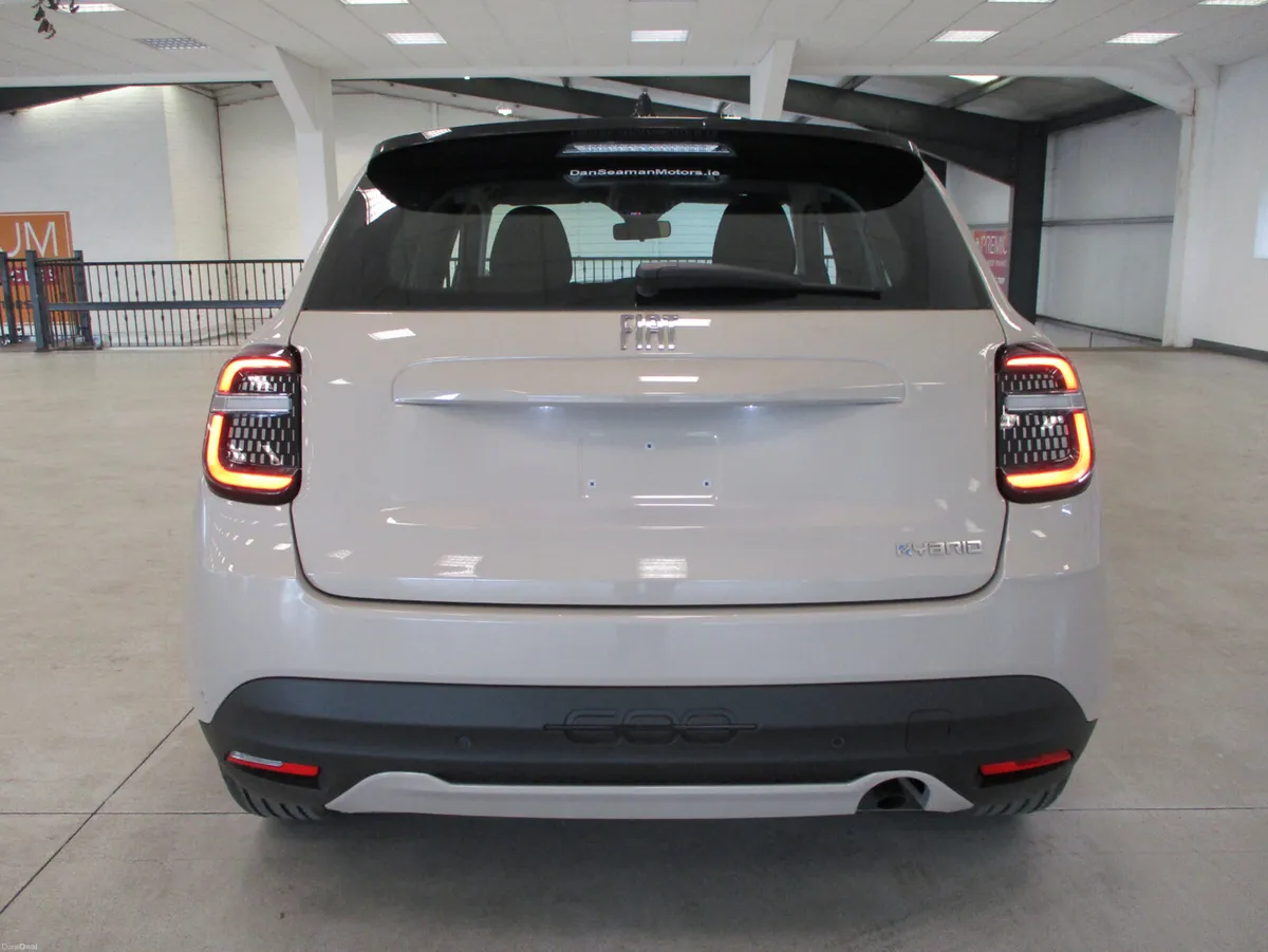 NEW 262 OFFERS- FIAT 600 HYBRID MHEV 1.2 PET AUTO - Image 6