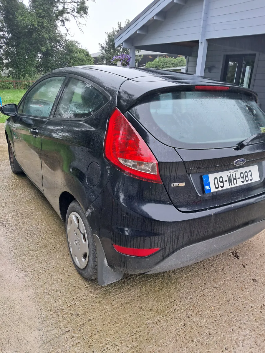 Ford Fiesta 2009 - Image 2