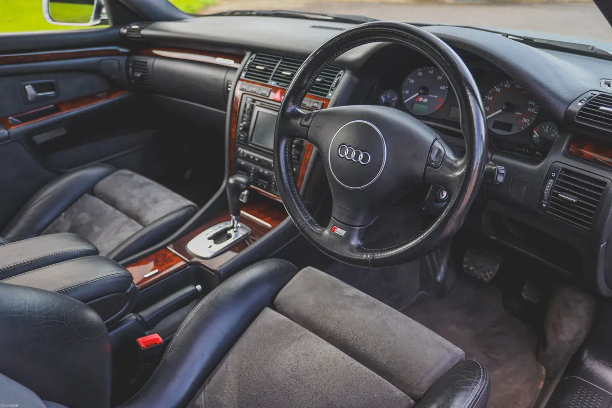 2002 Audi S8 (4.2 V8) - Image 4