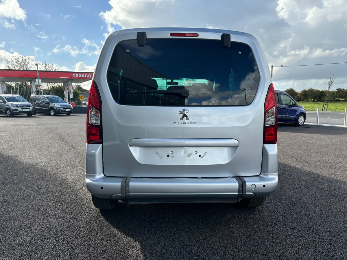 Wheelchair Car - Image 6