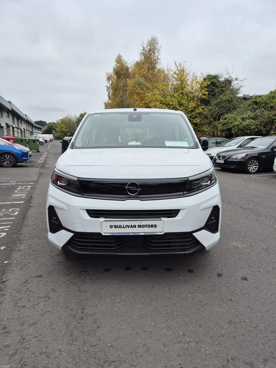 Opel Combo/2025/Auto/Wheelchair Access/Taxi Spec - Image 2