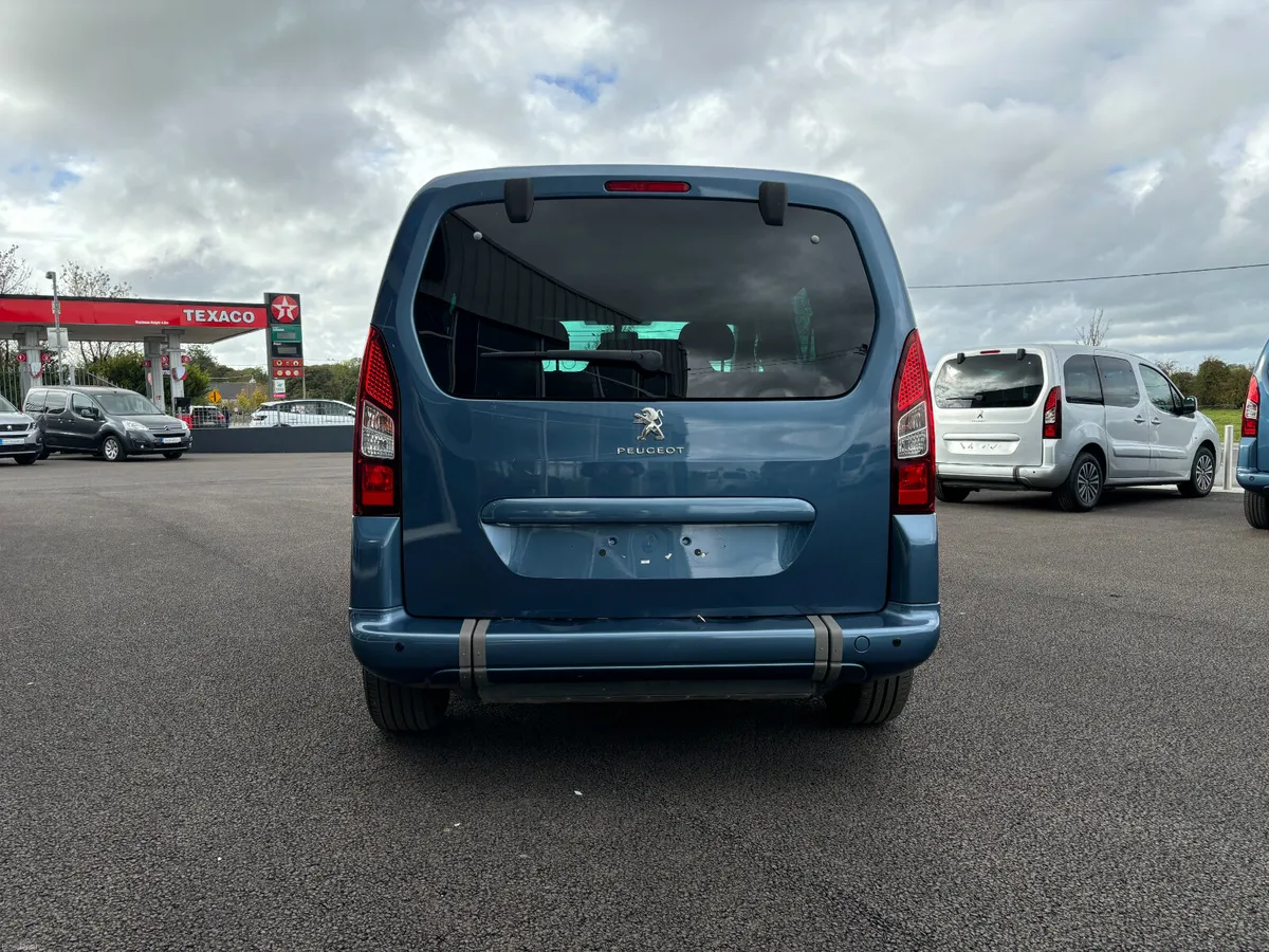 Wheelchair Car - Image 6