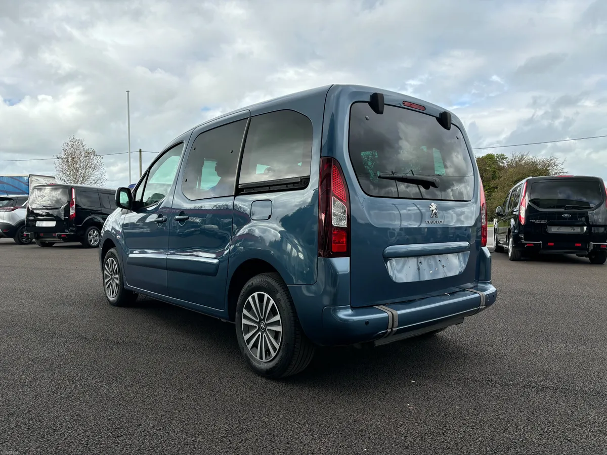Wheelchair Car - Image 5