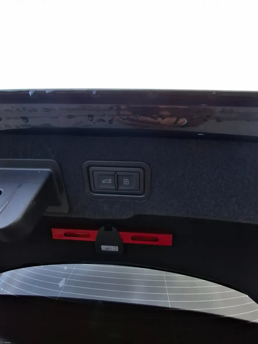 AUDI A8 60 TFSI E 462 Q LUXURY 4DR AUTO 2023(23) - Image 3