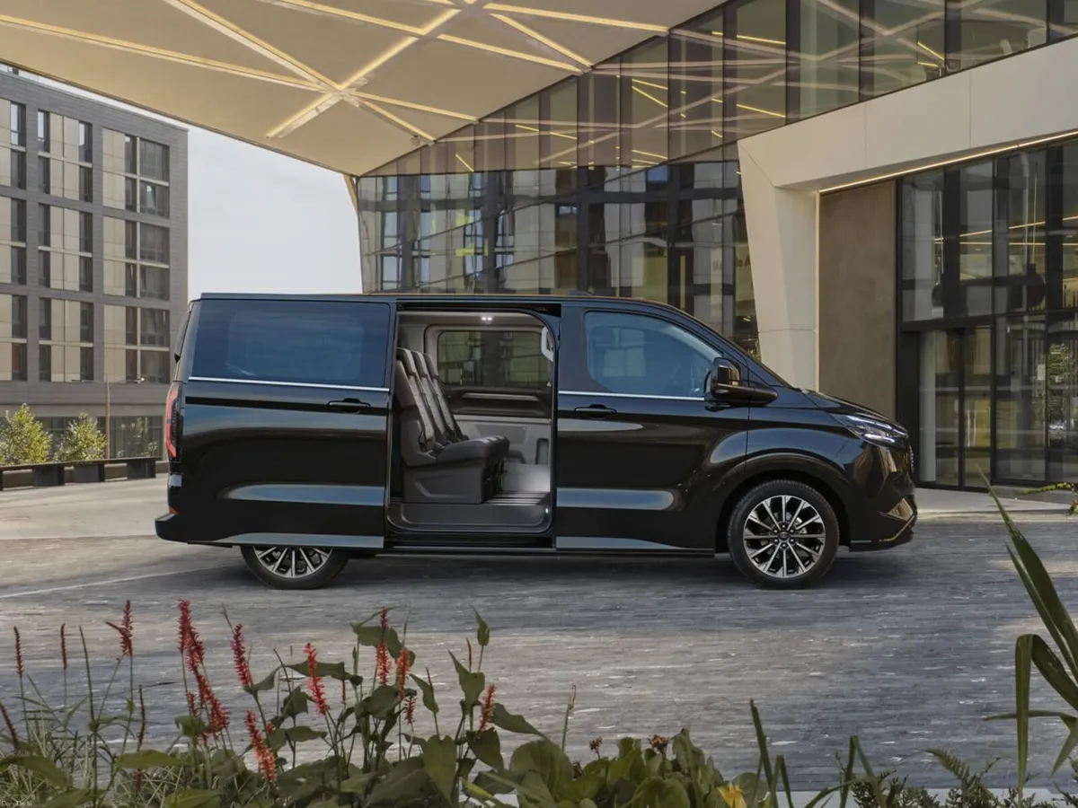 Ford e-Tourneo Custom/Wheelchair Access/Taxi Spec - Image 3