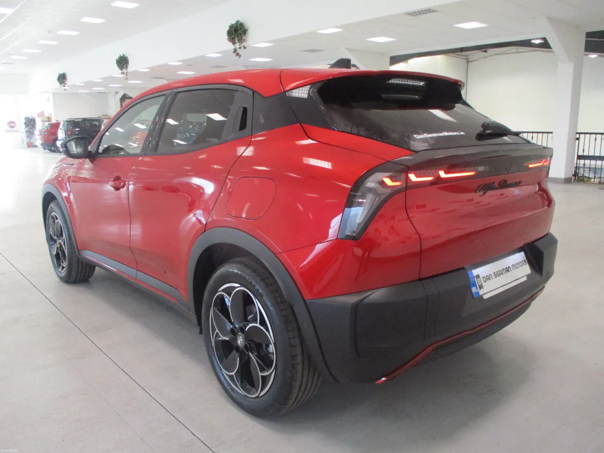 ALFA ROMEO JUNIOR SPECIALE 400 KM RANGE-54kWh - Image 5