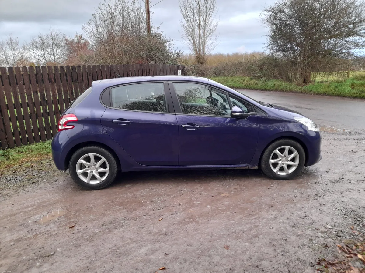 Peugeot 208 2015 - Image 5