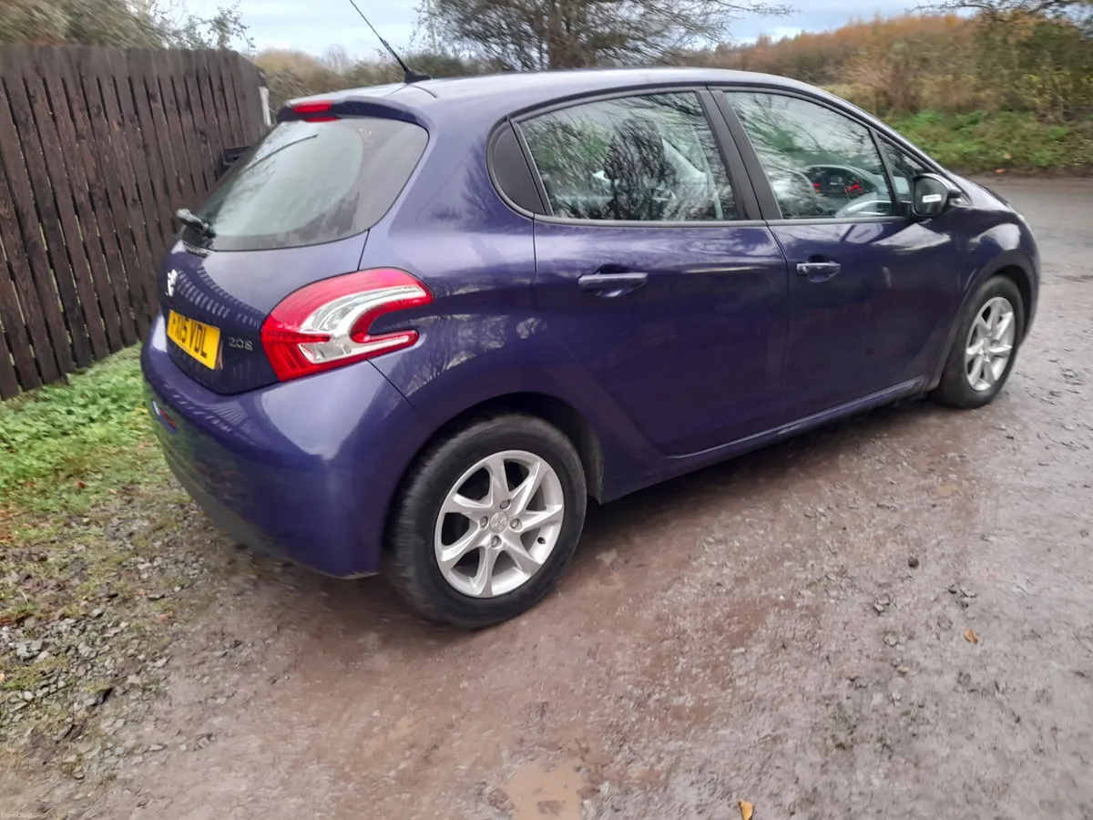 Peugeot 208 2015 - Image 6