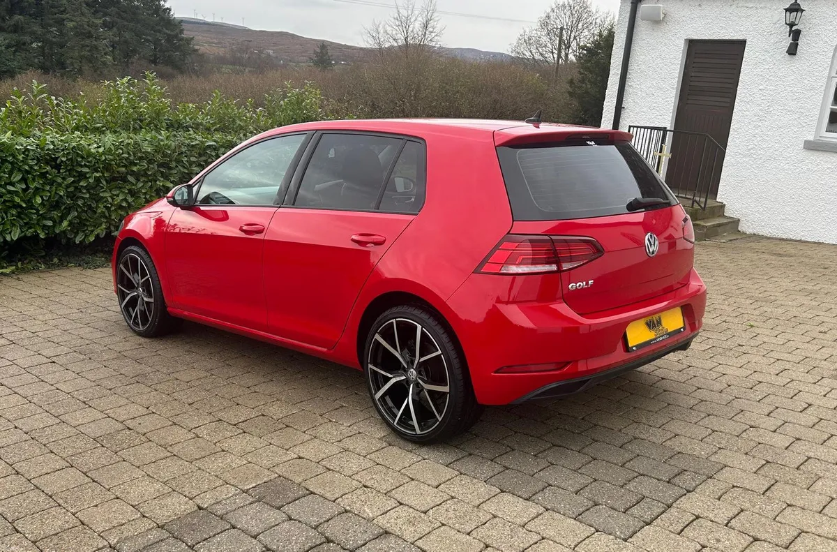 2021 Volkswagen Golf SE 1.6 Trendline tdi 115 bhp - Image 3
