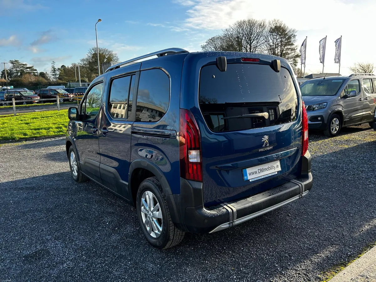 Wheelchair Car - Image 5