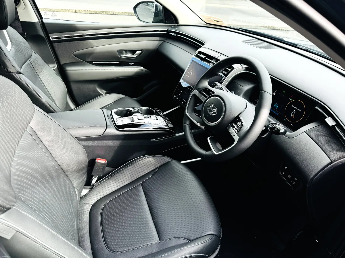 Tucoson 4WD Exec PLUS PHEV 265 BHP - Image 6