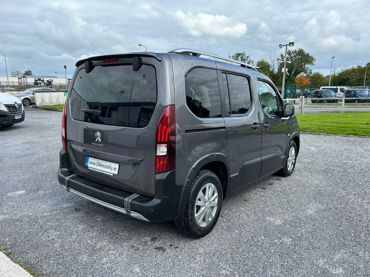 Wheelchair Car - Image 6