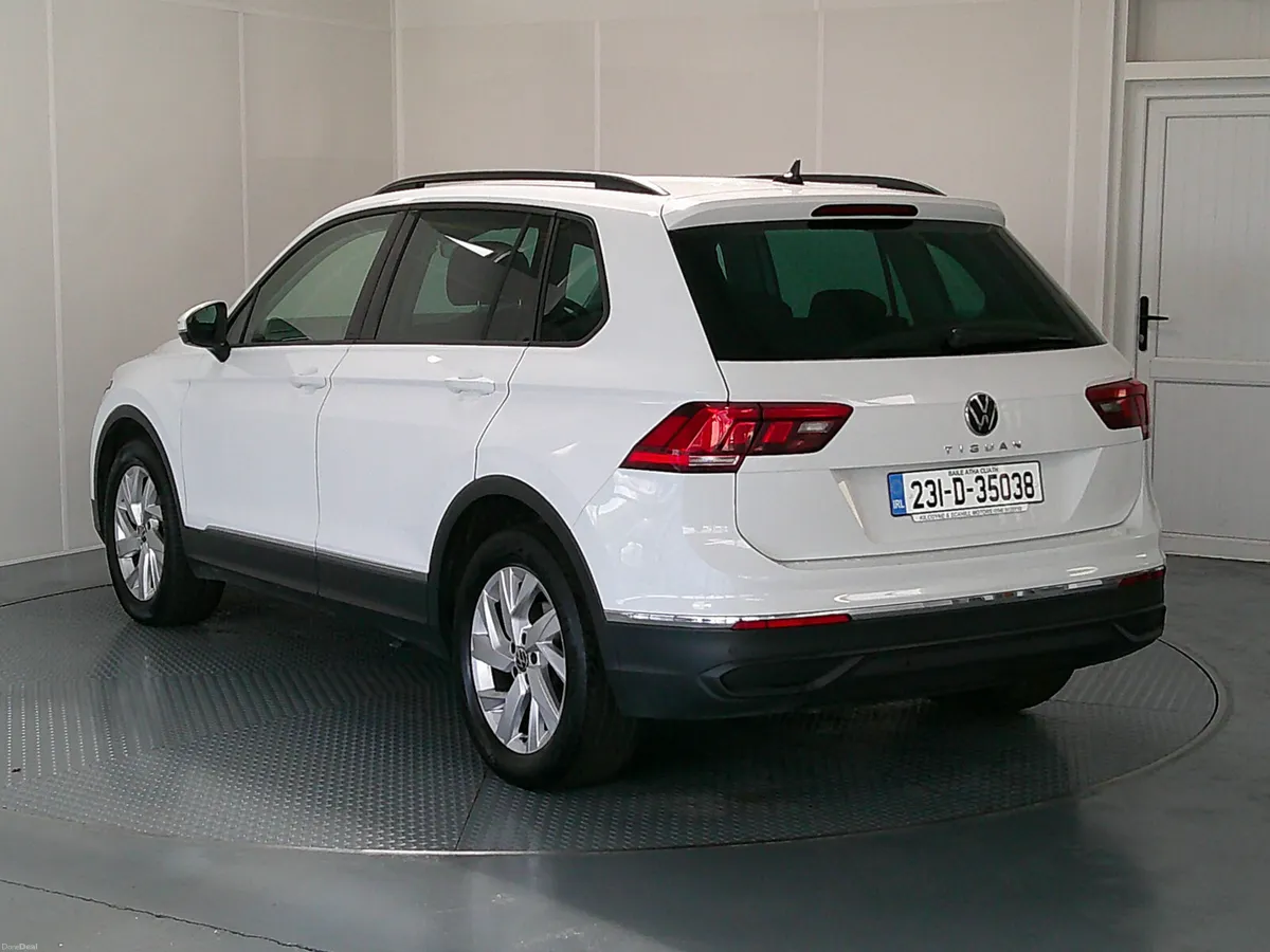 Volkswagen Tiguan 2023 - Image 5