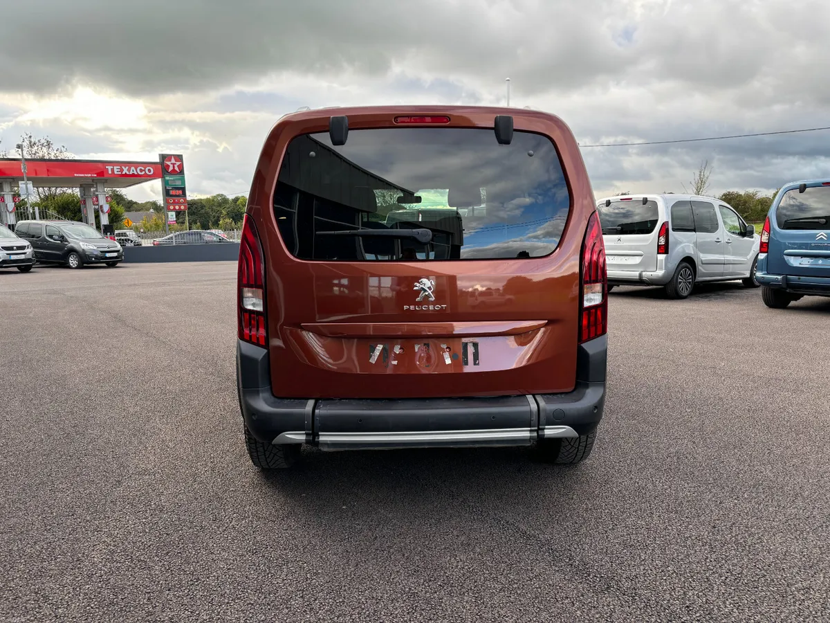 Wheelchair Car - Image 6