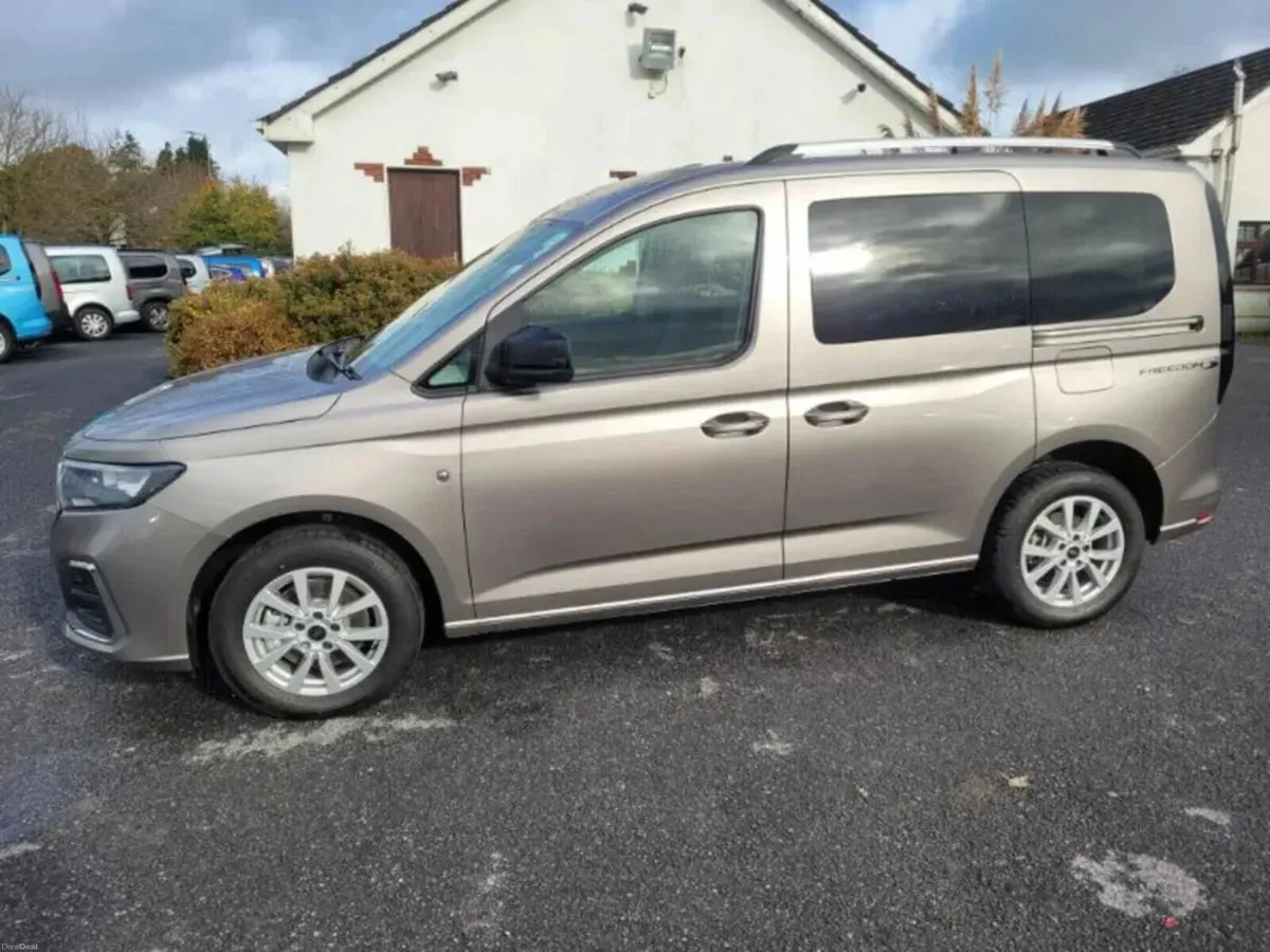 Wheelchair Accessible Ford Tourneo Connect Freedom - Image 5