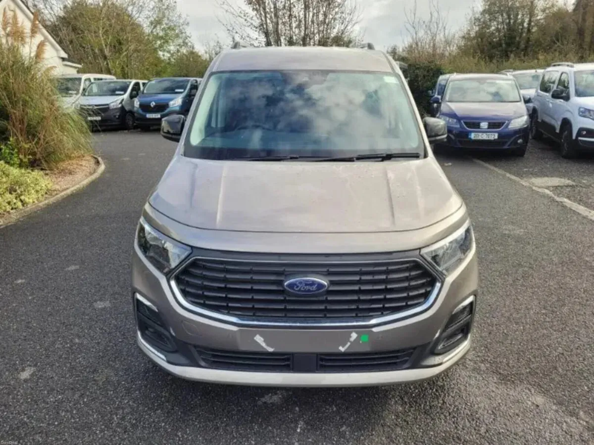 Wheelchair Accessible Ford Tourneo Connect Freedom - Image 3