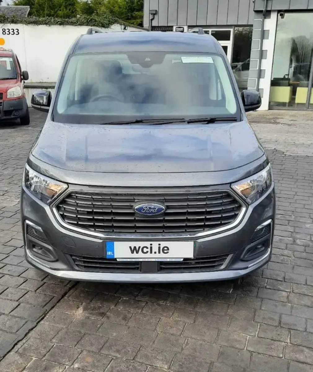 Wheelchair Accessible Ford Tourneo Connect Freedom - Image 3