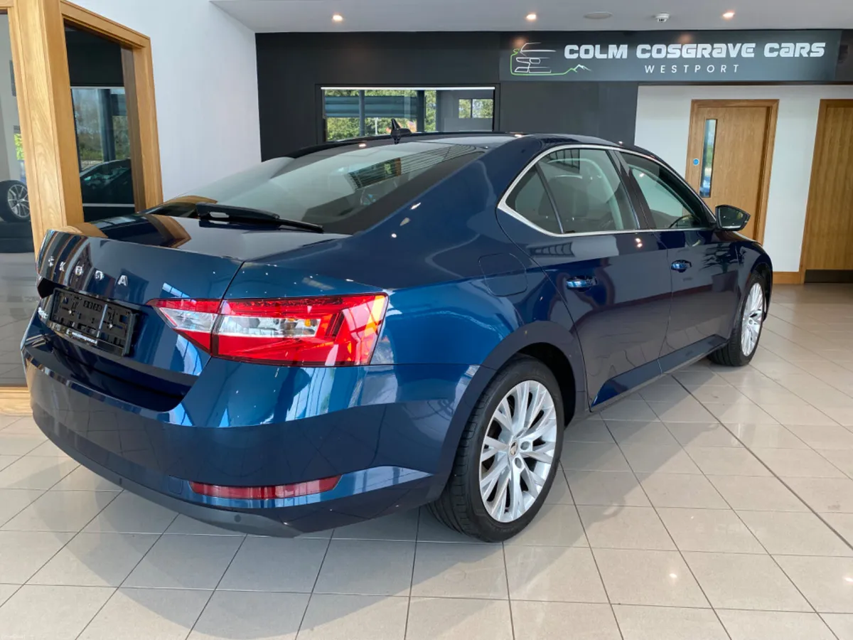 Skoda Superb 2022 - Image 5