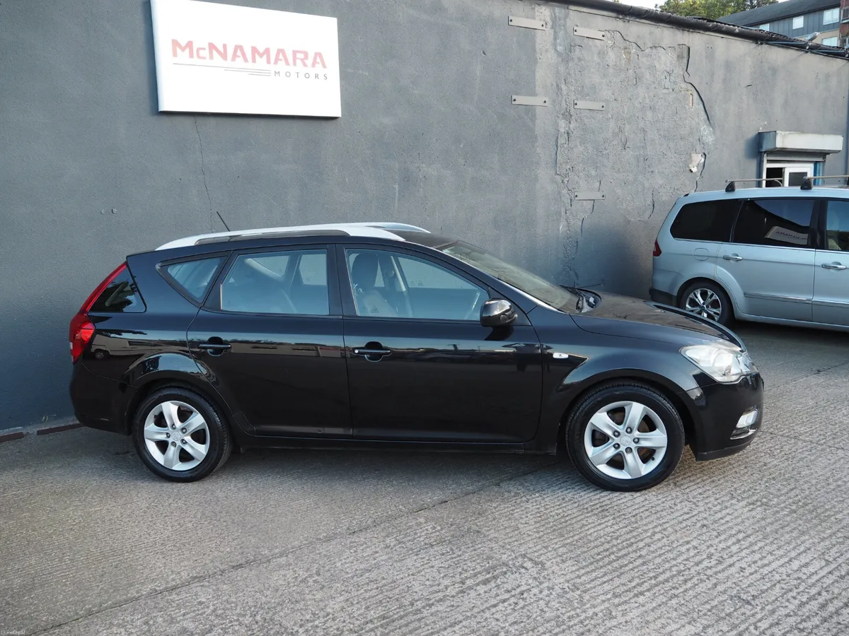 Kia Ceed Estate Low Kms Incredible Service History - Image 2