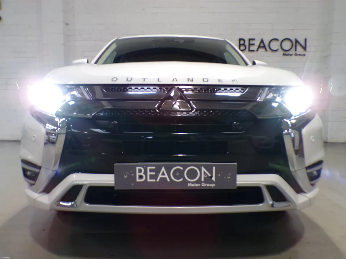 *49,000 MILES*2.4 AUTO HYBRID PLUG-IN*4X4*MITSUBIS - Image 3