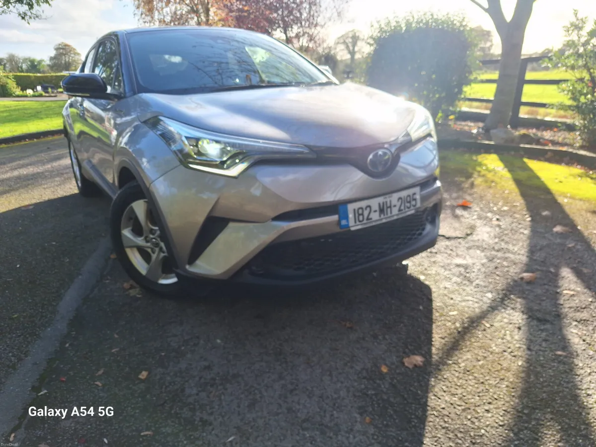 TOYOTA C-HR HYBRID AUTO - Image 2