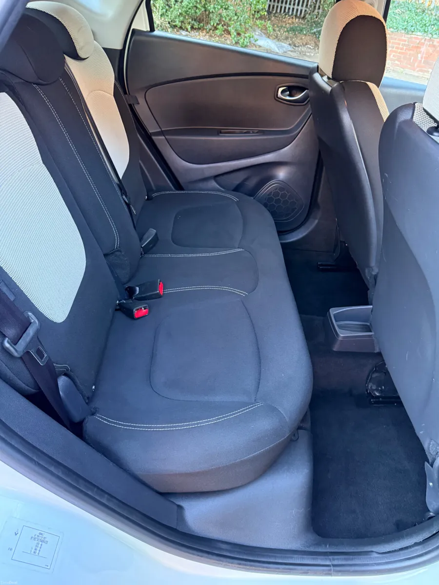 Renault Captur 1.0 Petrol Iconic Sat Nav - Image 3