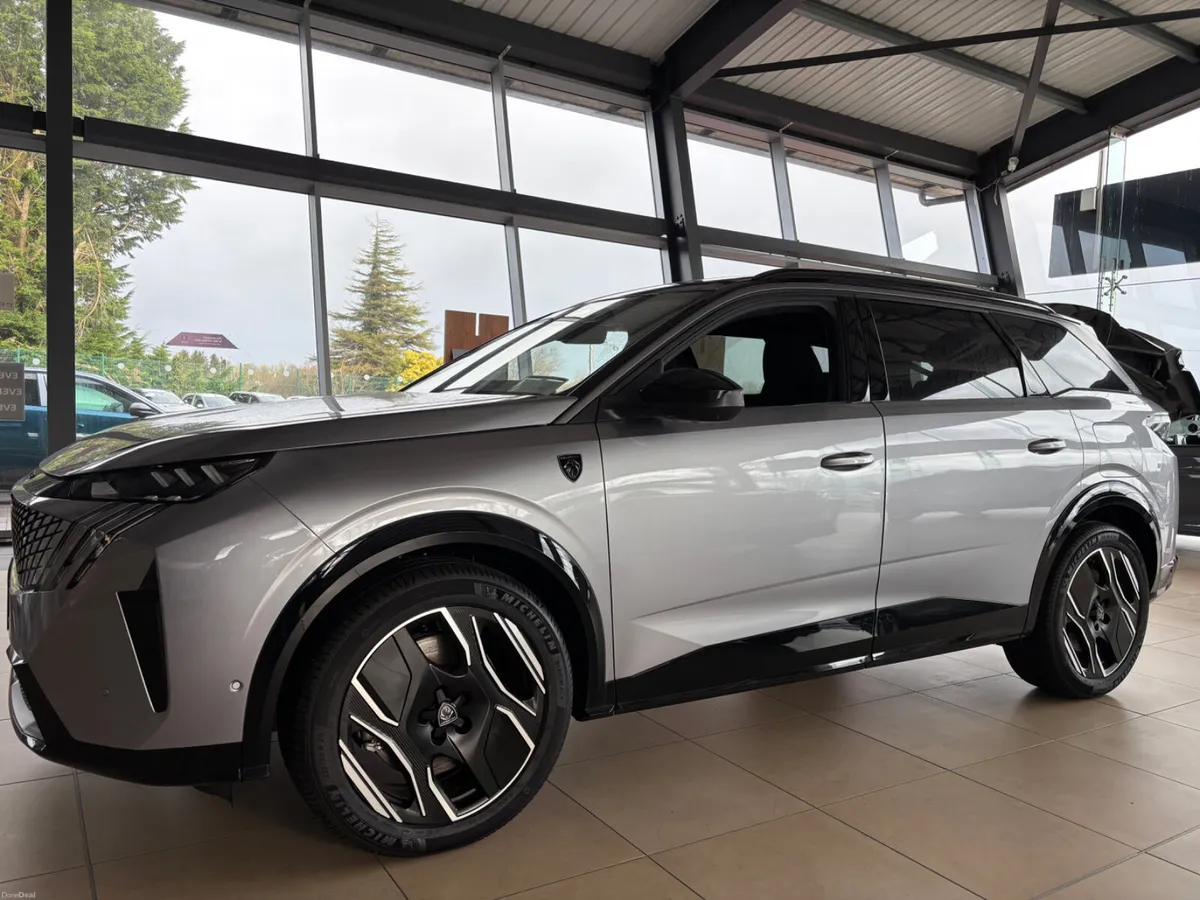 2025 Peugeot E5008 GT - Image 3