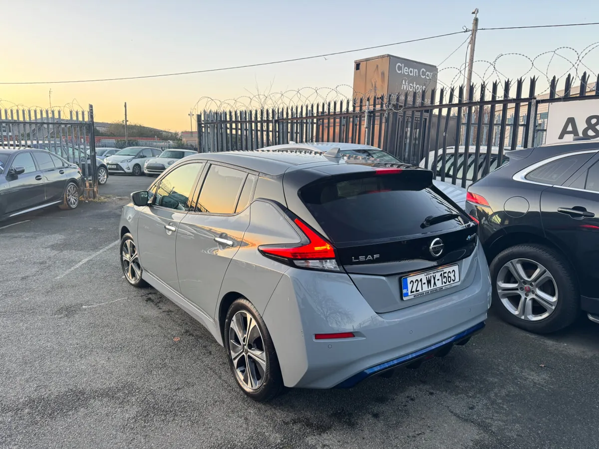 2022 Nissan Leaf  Premium Electric - Image 4