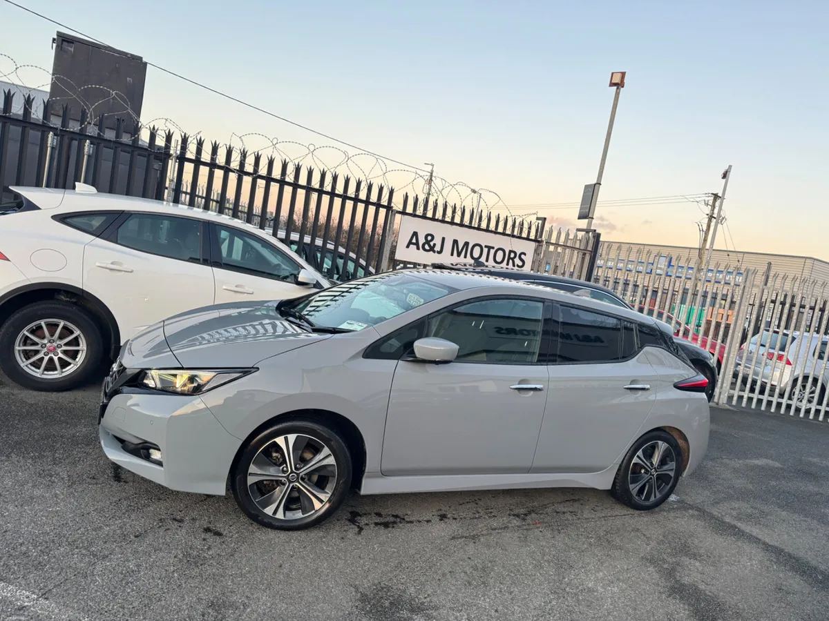 2022 Nissan Leaf  Premium Electric - Image 2