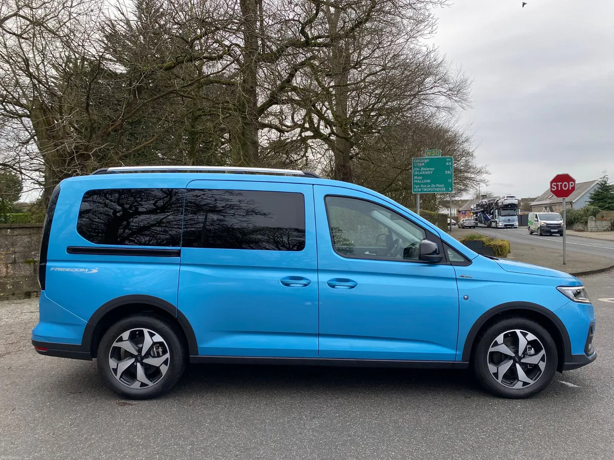 Wheelchair Accessible Ford Tourneo Connect Active - Image 4