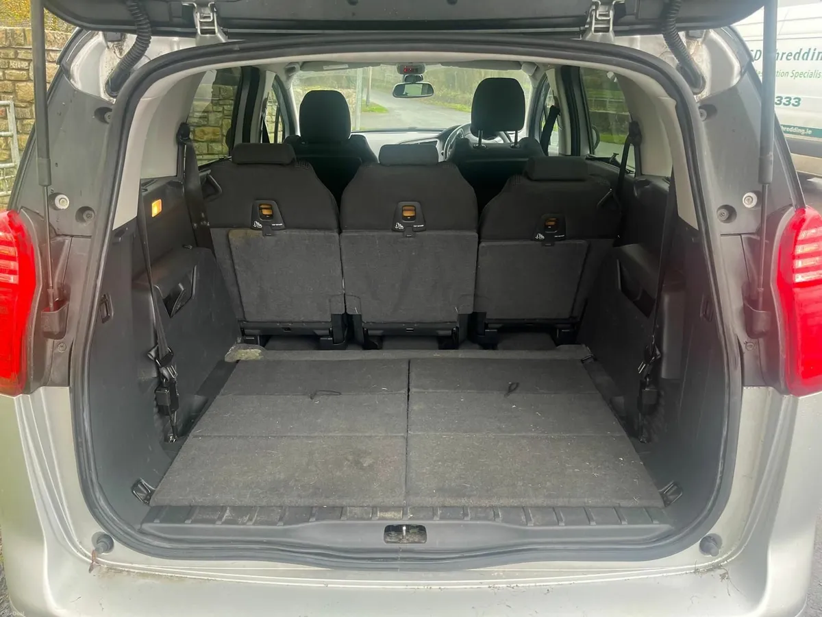 Peugeot 5008 2014 - Image 2