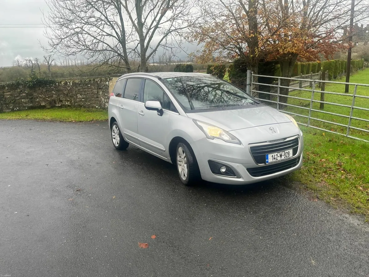 Peugeot 5008 2014 - Image 1