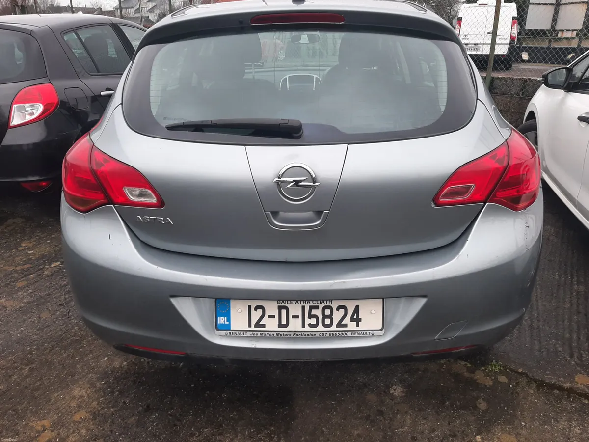 Opel Astra 2012 - Image 4