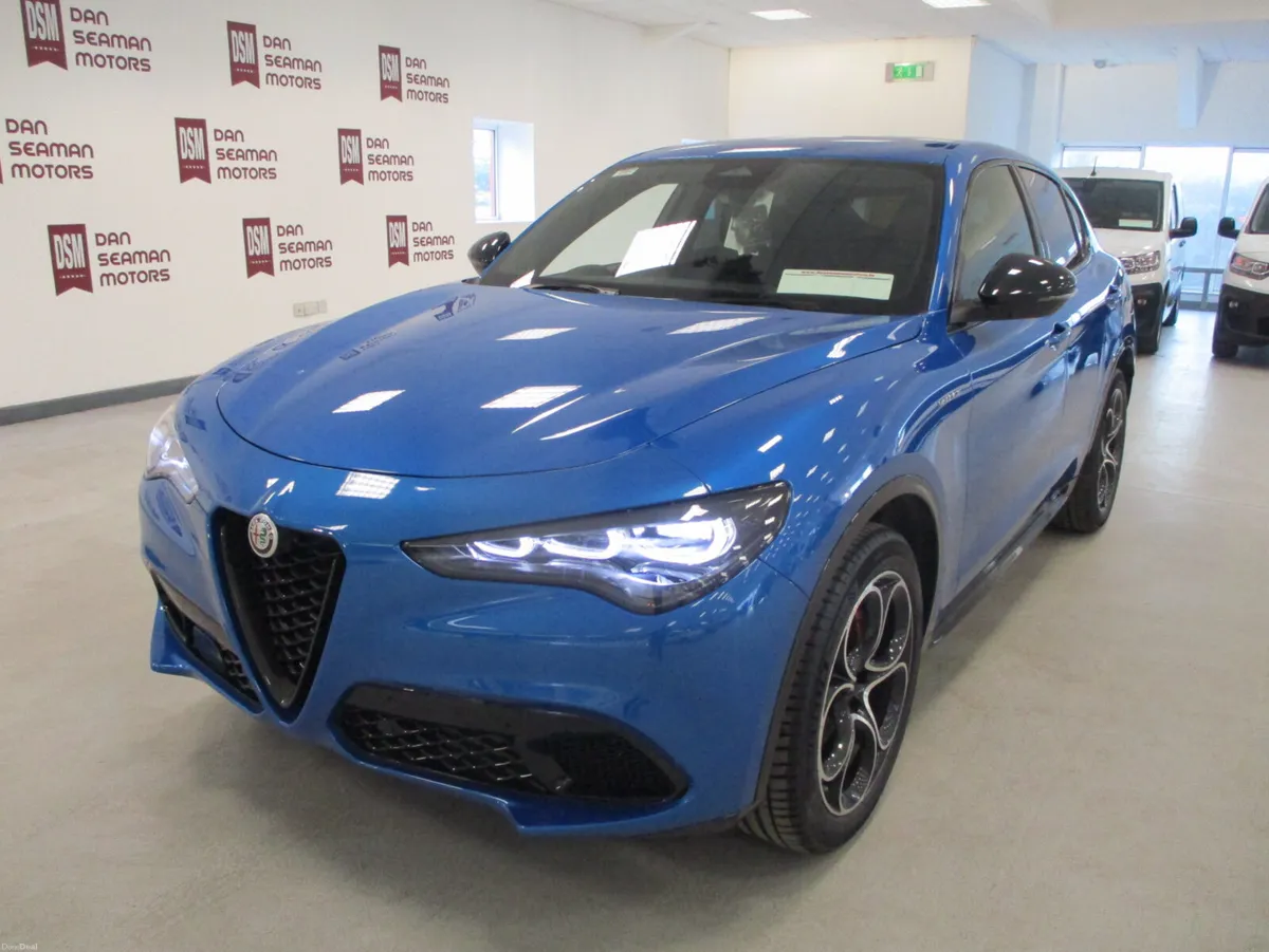 NEW 2026 OFFERS- ALFA ROMEO STELVIO VELOCE AWD - Image 4