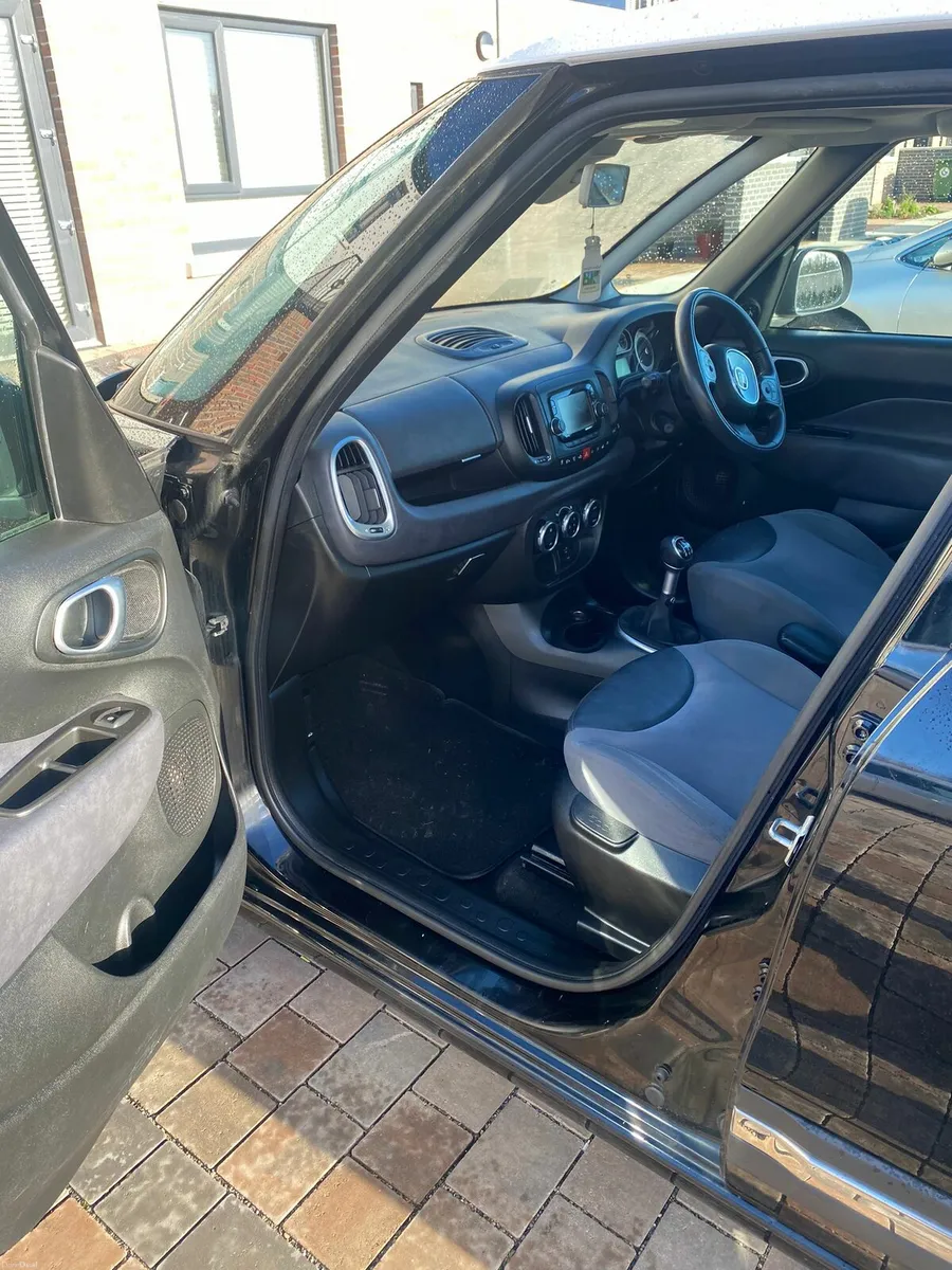 2014 Fiat 500L low miles 7 seater - Image 4