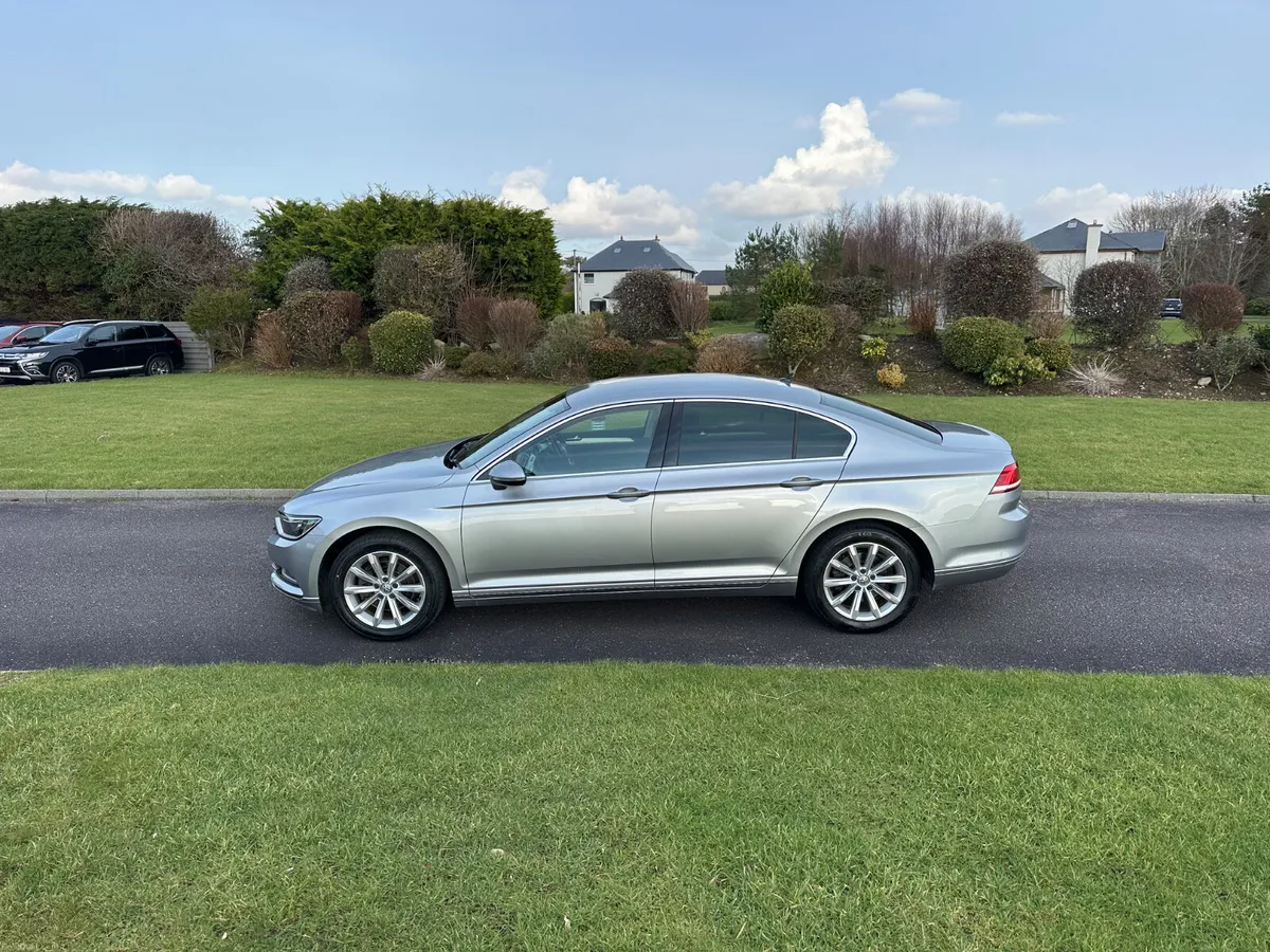 Volkswagen Passat 2018 TDI - Image 2