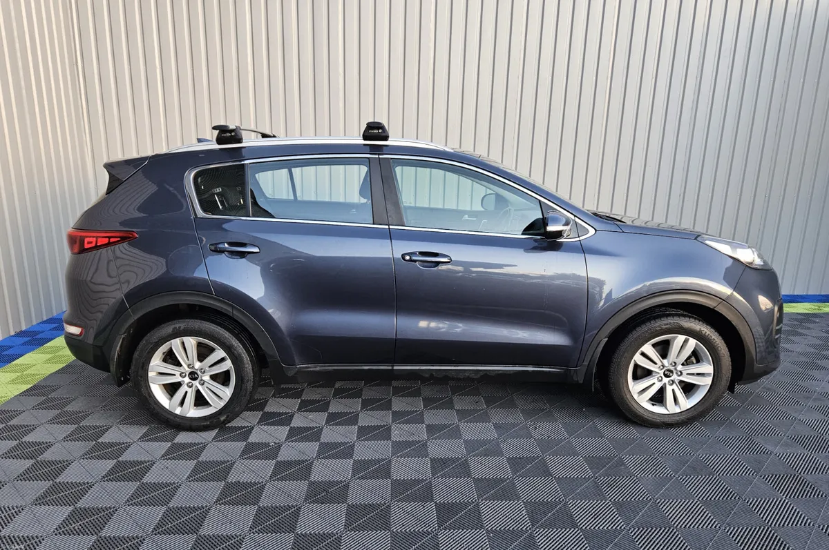 2017 Kia Sportage Automatic 2.0 Petrol - Image 3