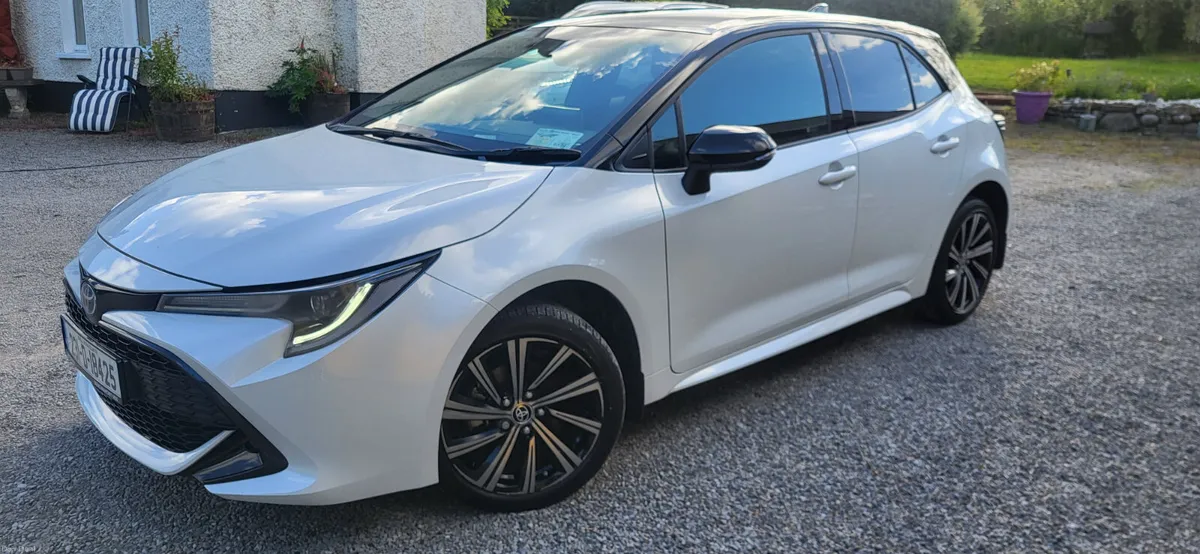 Toyota Corolla 2023 LUNA SPORT HYBRID - Image 3