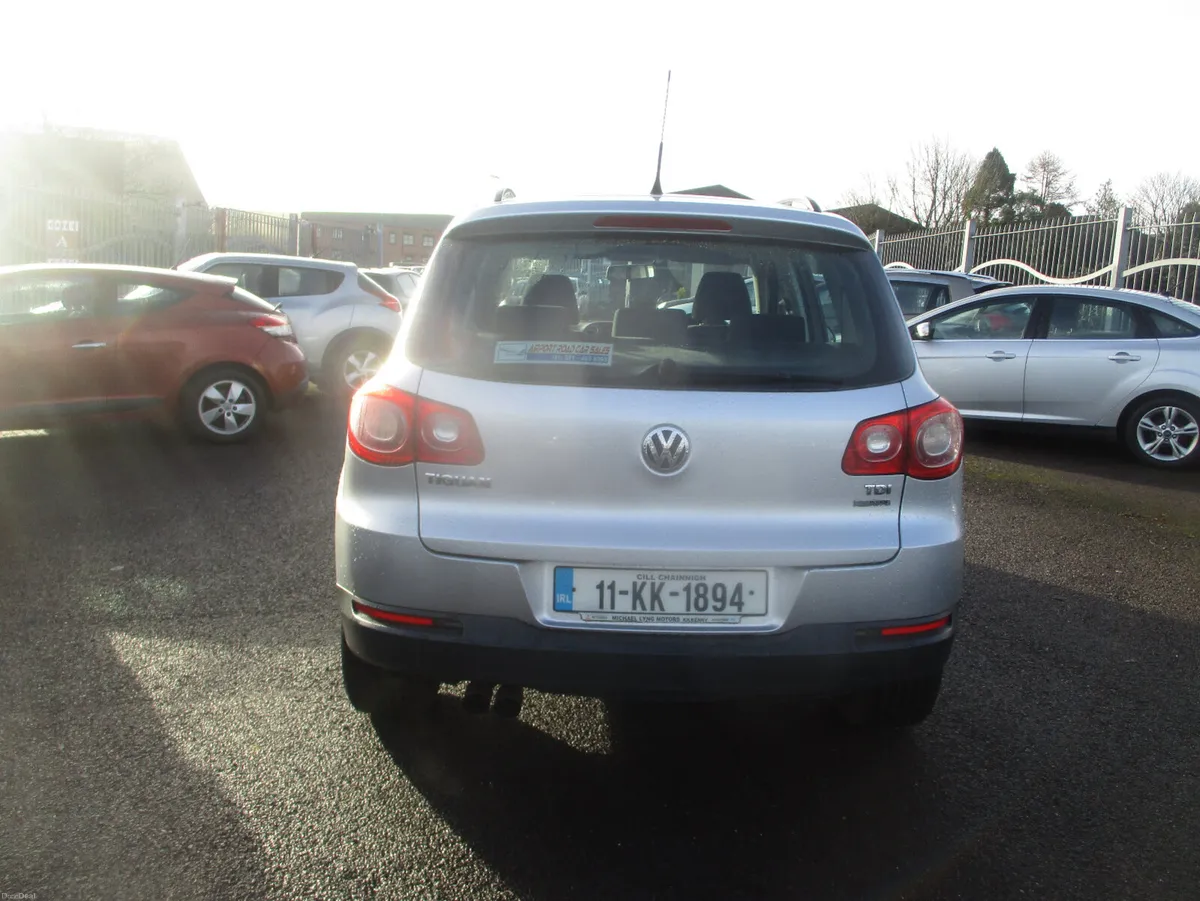 Volkswagen Tiguan 2011 - Image 3