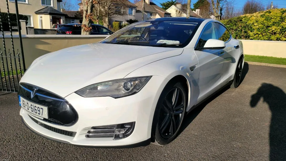 Tesla Model S 85D AWD 422BHP Sunroof MCU2 and CCS - Image 2