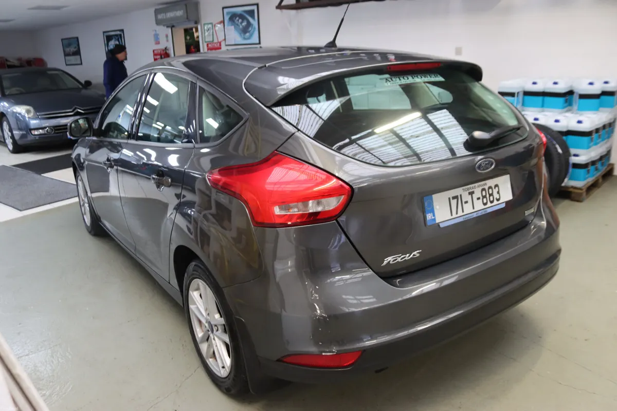 2017 Ford Focus 1.0 Ecoboost Style 5-dr - Image 4